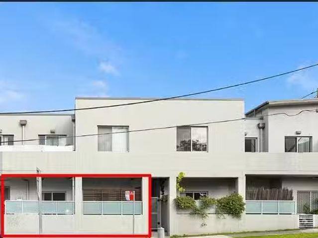 For Rent! 1 BR 2/442 444 King Georges Road, Beverly Hills, NSW.