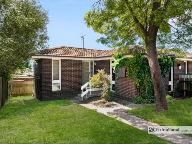 Just in! 1 BR 25 Ribbon Gum Place, Windradyne House for rent.