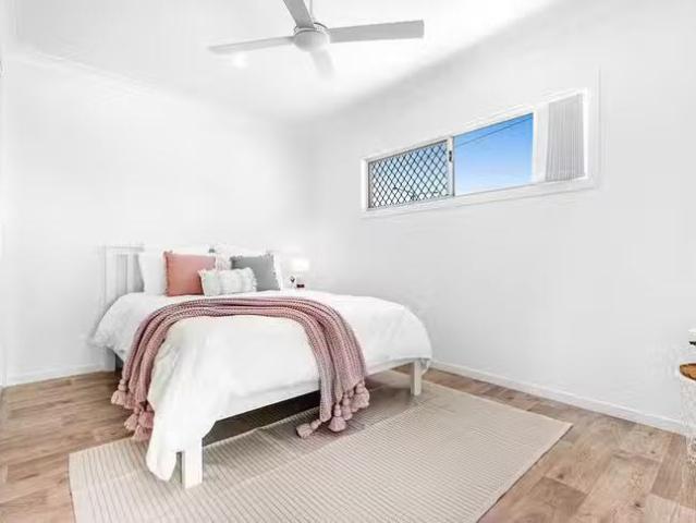 Unique 1 BR 2/982 Manly Road, Tingalpa, QLD 4173