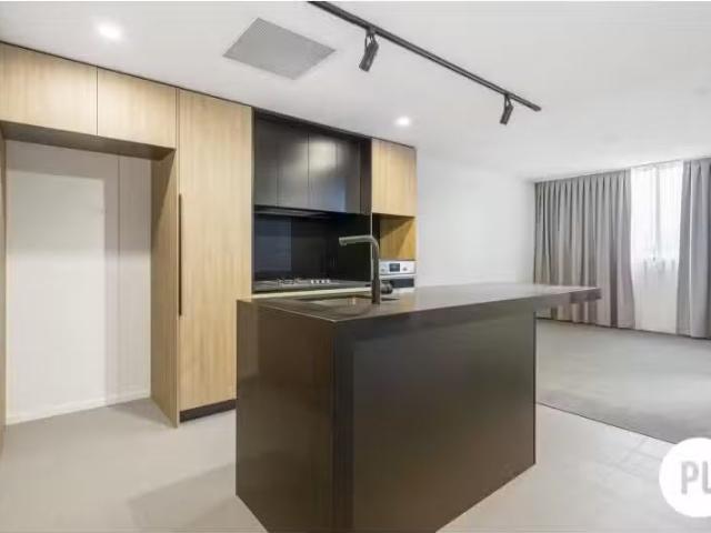 Nice 1 BR 303/19 Deshon Street, WOOLLOONGABBA Apartment for re.