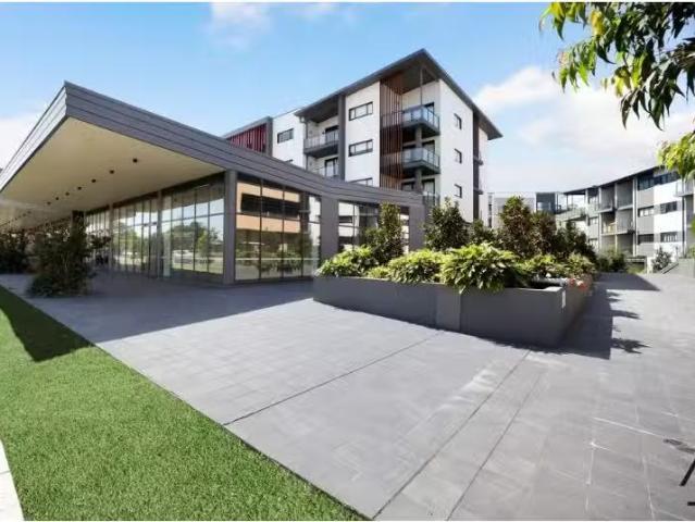 Deal! 1 BR 312/112 114 Northcote Road, Greenarce Apartment for.