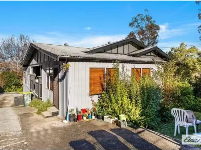 Cheap 1 BR 3/13 Staff Street, Wollongong Apartment for rent L.