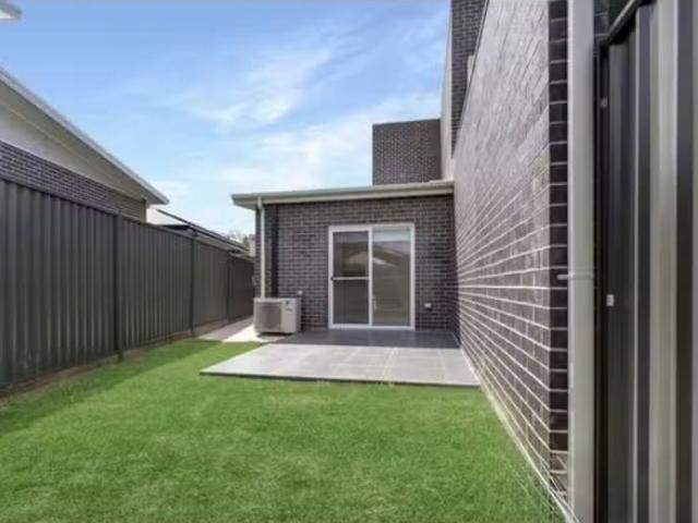 New 1 BR 32A Stoneham Circuit, Oran Park House for rent Liste.