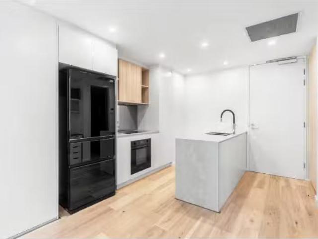 Rental! 1 BR 330/61 Cooyong Street, Braddon Apartment for rent.