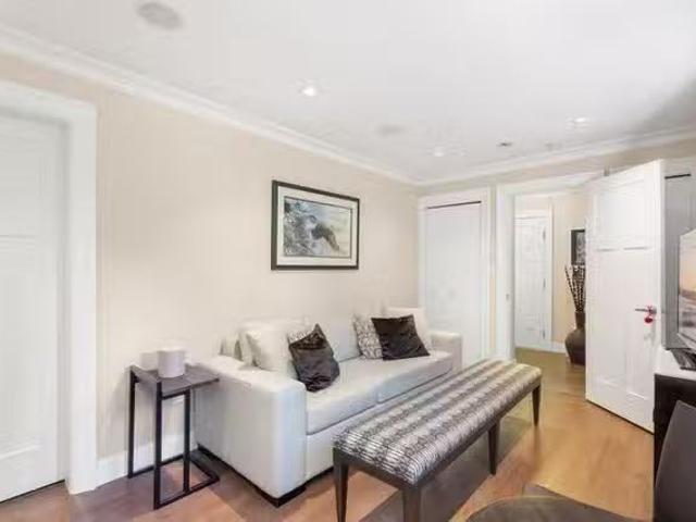 Just in! 1 BR West 7th Avenue
