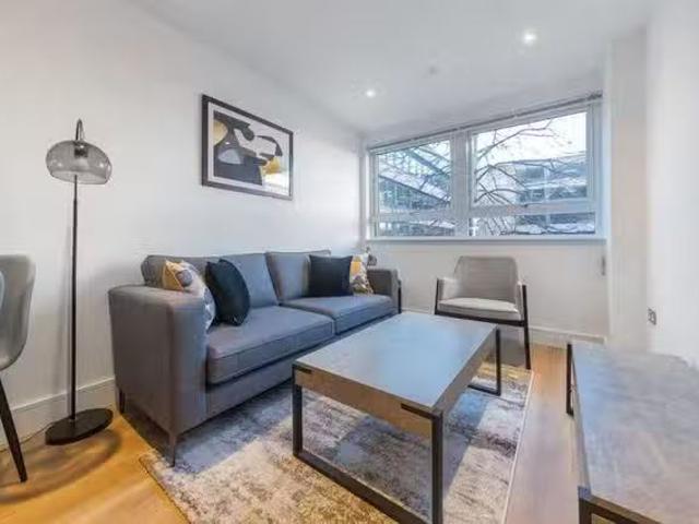 Charming 1 BR Wood Street