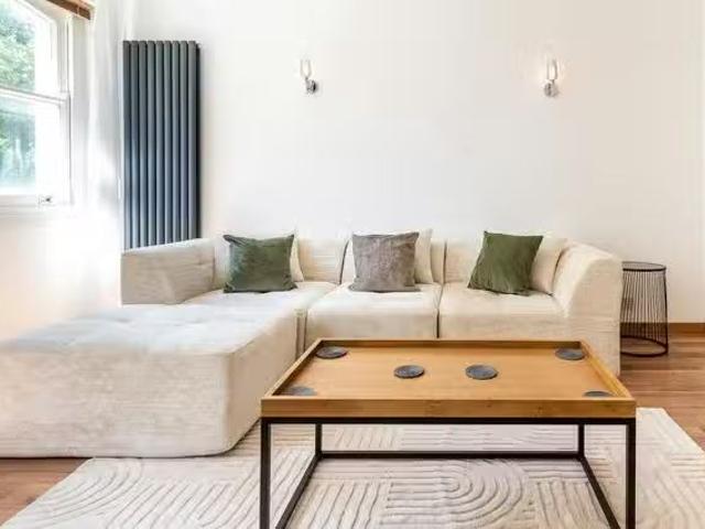 Cheap 1 BR Beaufort Gardens, London