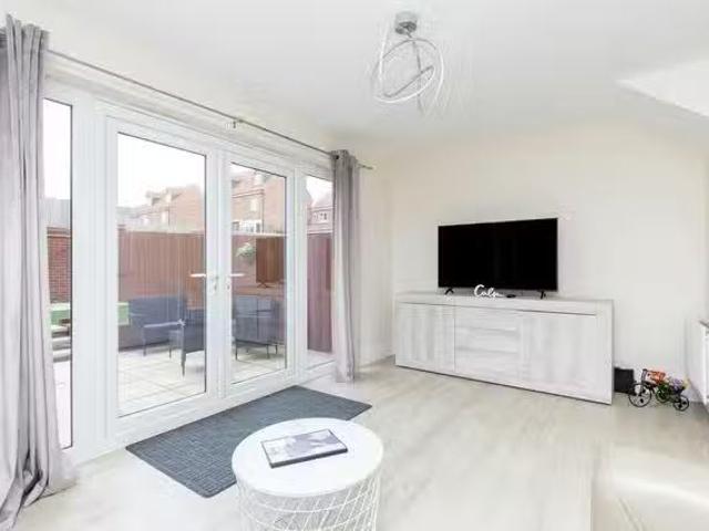 Rental! 1 BR Blackwell Crescent, Wakefield
