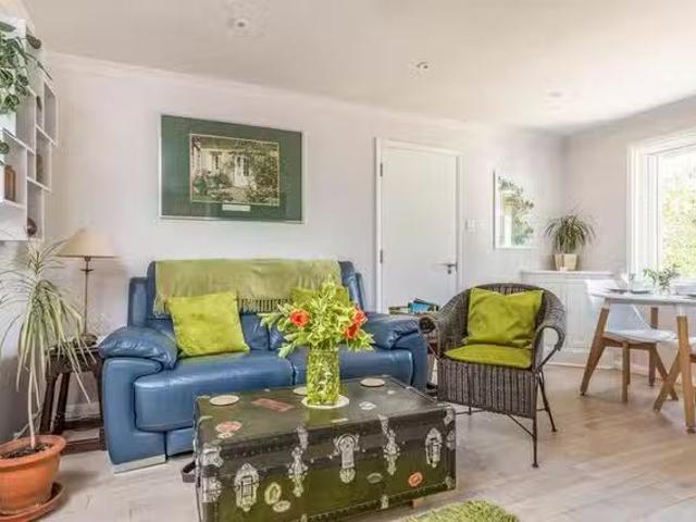 Charming 1 BR Church Road