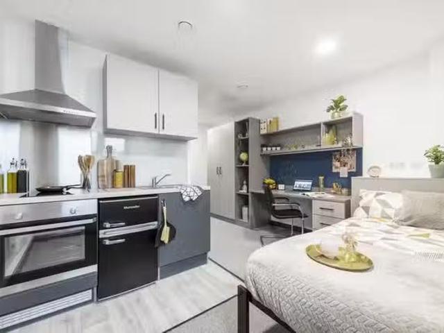 Rental! 1 BR Compass Ground Floor Bronze Studio