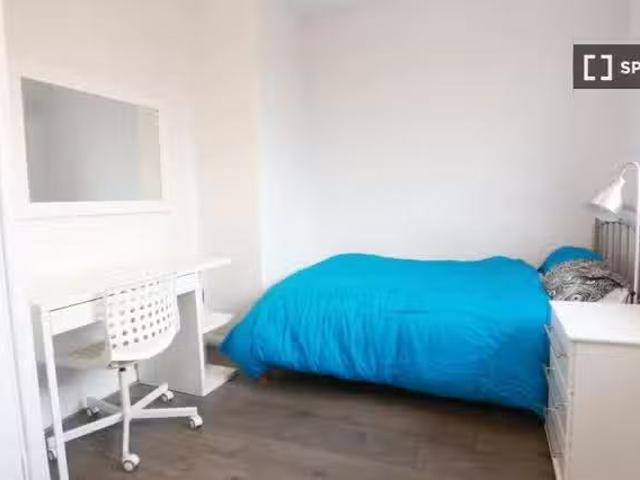 New 1 BR Great room in 4 bedroom flat in Peckham, London