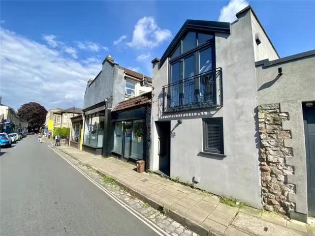 Charming 1 BR Parking for rent in Chandos Road, Redland, Brist.