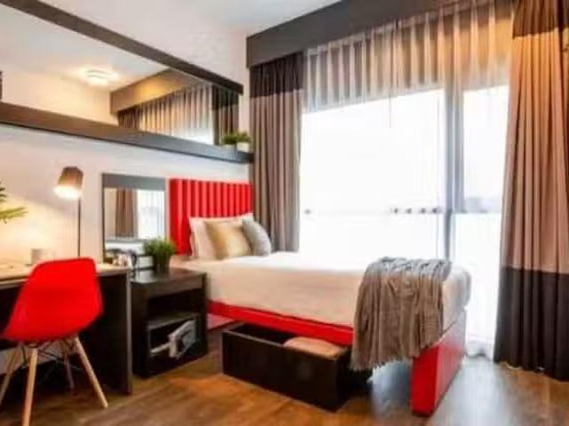 Nice 1 BR Private Ensuite Queen