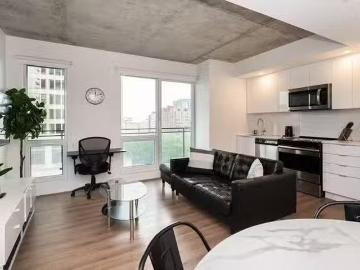 Apartment to rent in Montréal-est - Balcony
