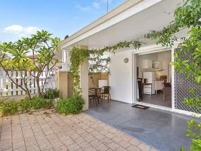 Deal! 1 BR Stirling Street