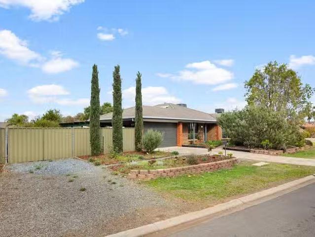 Just in! 1 Crawford Grove, Andrews Farm, SA 5114