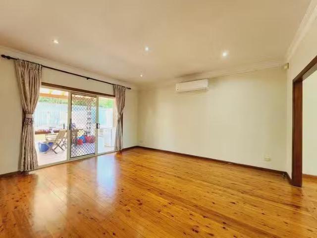 Cozy 1 Keevin Street, Roselands, NSW 2196