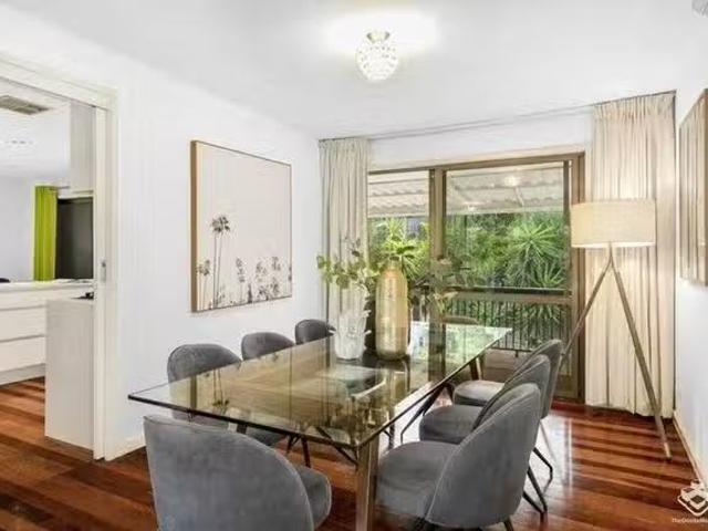 Cheap 1 Lant Street, Chapel Hill, QLD 4069
