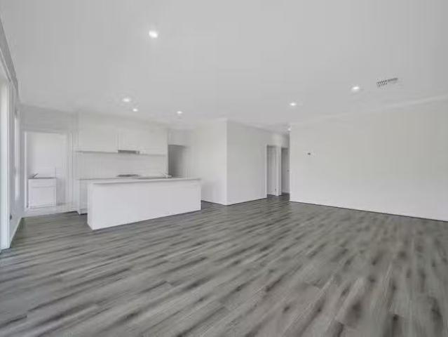 Cozy 1 Midas Street, Roseworthy, SA 5371