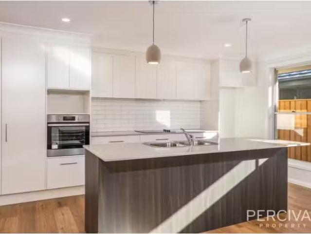Cozy 1 Purves Street, Thrumster House for rent Listed by Yola.