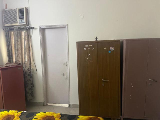 Rental | 1 Rk 500 Sq.Ft. Independent House in RWA Apartments Sector 30