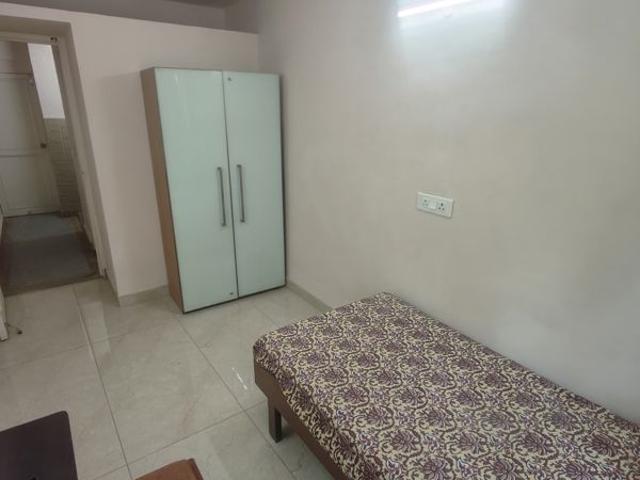 Rental | 1 Rk 600 Sq.Ft. Apartment in Lajpat Nagar I