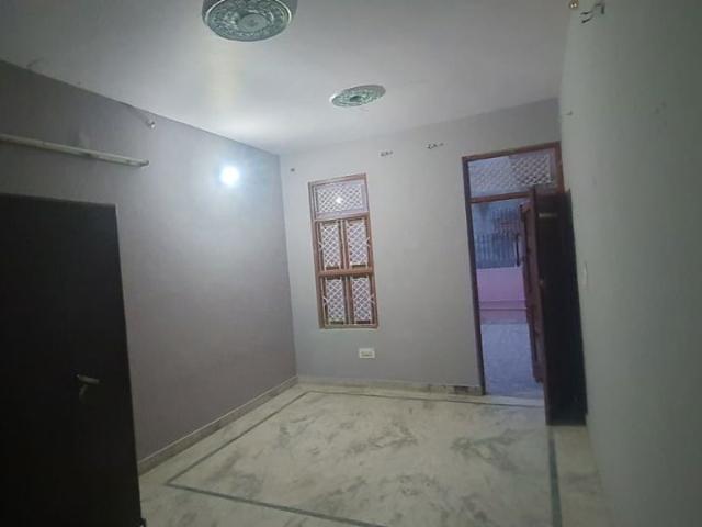 Rental | 1 Rk + 100 Sq.Ft. Independent House in Sector 3