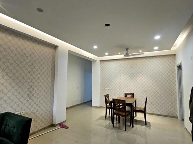 Rental | 1 Rk + 1600 Sq.Ft. Apartment in Emaar MGF Emerald Hills