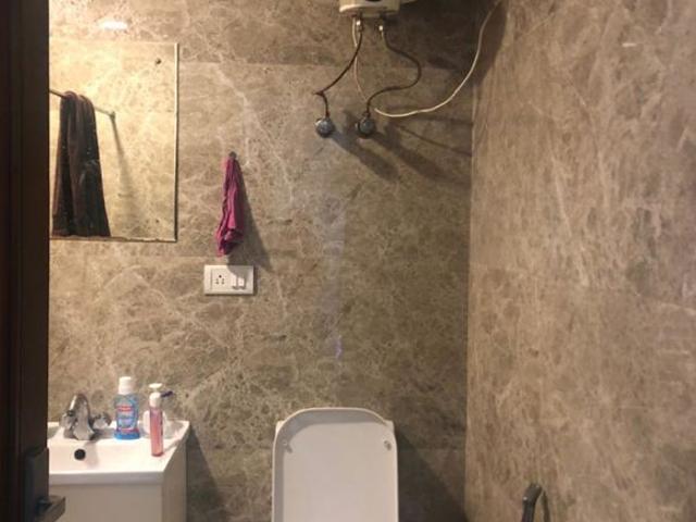 Rental | 1 Rk 200 Sq.Yd. Apartment in Lajpat Nagar II