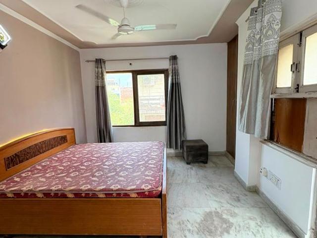 Rental | 1 Rk + 250 Sq.Ft. Apartment in Saket