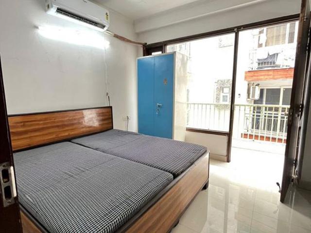 Rental | 1 Rk + 250 Sq.Ft. Apartment in Saket