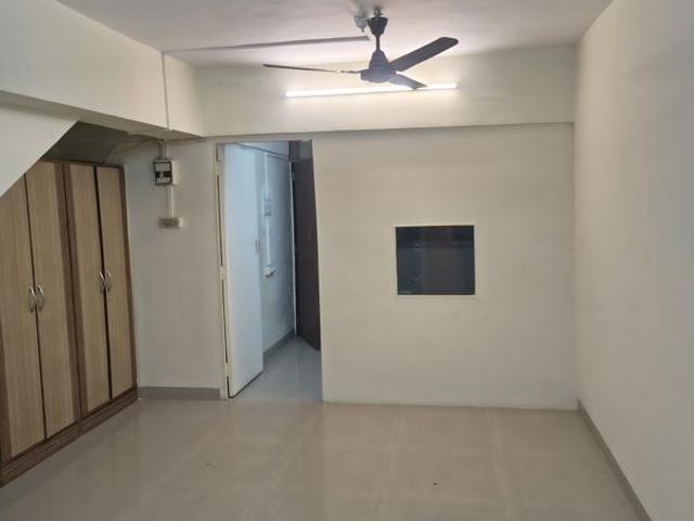 Rental | 1 Rk + 300 Sq.Ft. Apartment in Kurla East