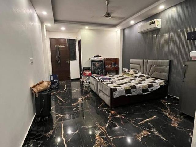 Rental | 1 Rk + 300 Sq.Ft. Apartment in Saket