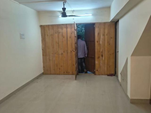 Rental | 1 Rk + 300 Sq.Ft. Villa in Chembur