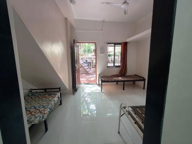 Rental | 1 Rk 320 Sq.Ft. Apartment in Model colony