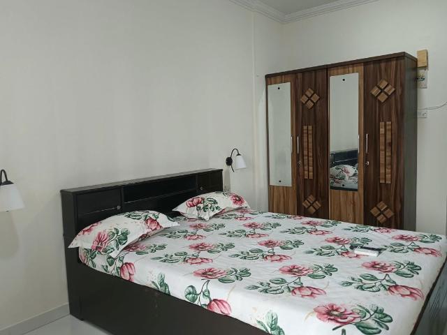 Rental | 1 Rk 344 Sq.Ft. Apartment in Piccadilly 2