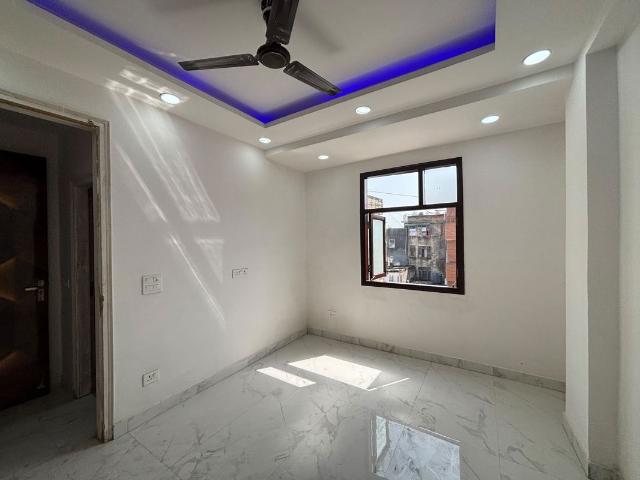 Rental | 1 Rk 350 Sq.Ft. Apartment in Saket