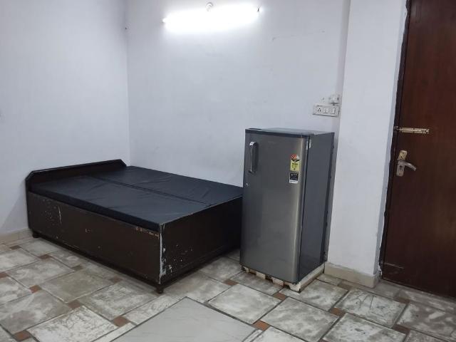 Rental | 1 Rk + 350 Sq.Ft. Independent House in Sector 72
