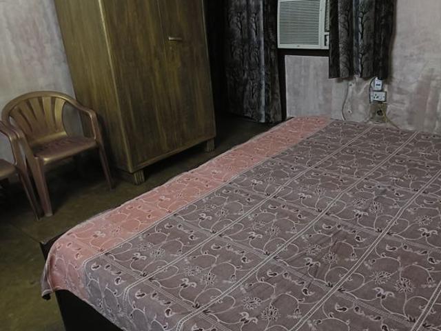 Rental | 1 Rk + Extra Room 450 Sq.Ft. Independent House in RWA Apartments Sector 30