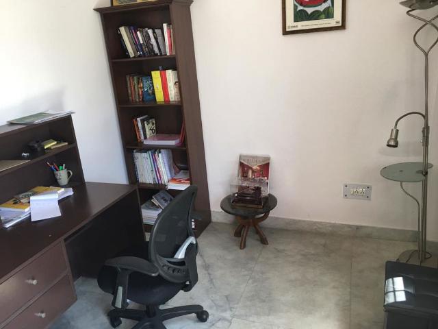 Rental | 1 Rk + Pooja Room,Extra Room,Basement 60 Sq.Yd. Apartment in Sector 24
