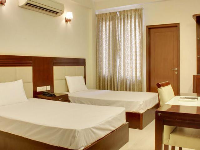 Rental | 1 Rk + Pooja Room,Servant Room,Study Room,Extra Room,Basement,Store Room 512 Sq.Ft. Independent House in Sector 15 II