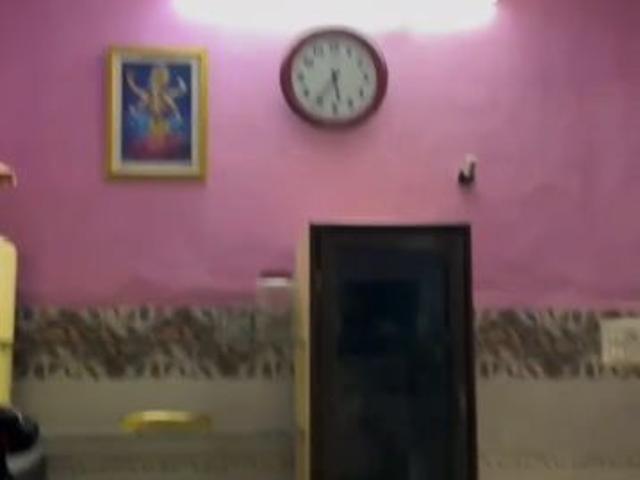 Rental | 1 Rk + Prayer Room 300 Sq.Ft. Villa in Chembur