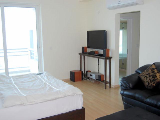 Rental | 1 Rk + Prayer Room,Servant Room,Study Room,Extra Room,Basement,Store Room 369 Sq.Ft. Independent House in Sector 14