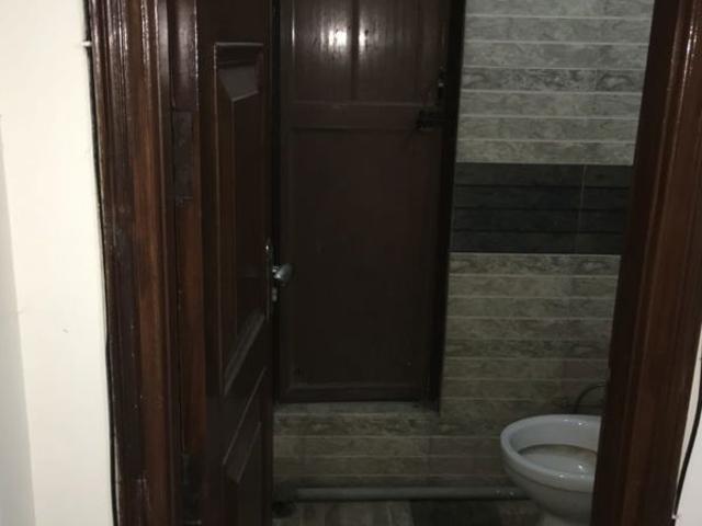 Rental | 1 Rk + Servant Room 1000 Sq.Ft. Apartment in Lajpat Nagar I