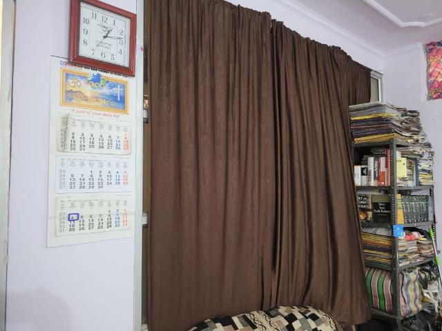 Rental | 1 Rk + Study Room,Extra Room 215 Sq.Yd. Apartment in Sushant Lok I