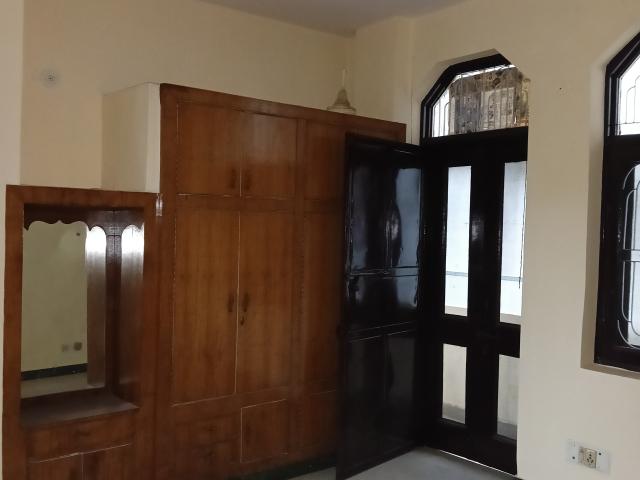 Rental | 1 Rk + Study Room 750 Sq.Ft. Independent House in Sector 22