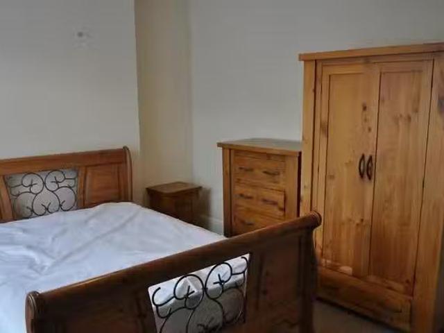Just in! 1 Room WERN FAWR ROAD 5 bedrooms