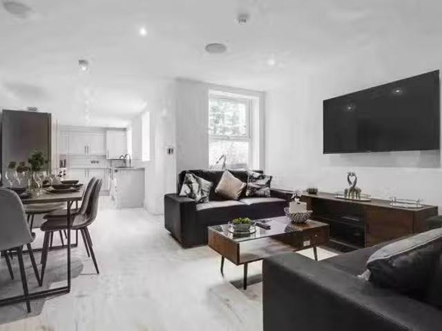 Rental! 1 Room 14 Birstall Road, L6 6 Beds 4 Baths