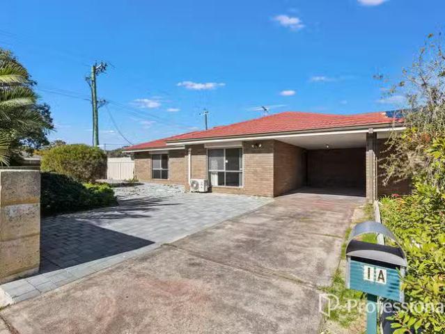 Cozy 1A Blackadder Road, Swan View, WA 6056