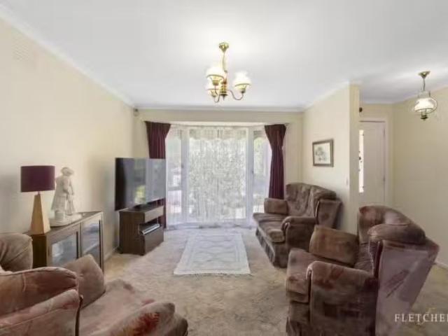 Just in! 1A Vista Avenue, Ringwood East VIC 3135 Unit Auction